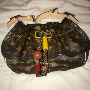 Louis Vuitton Kalahari pm